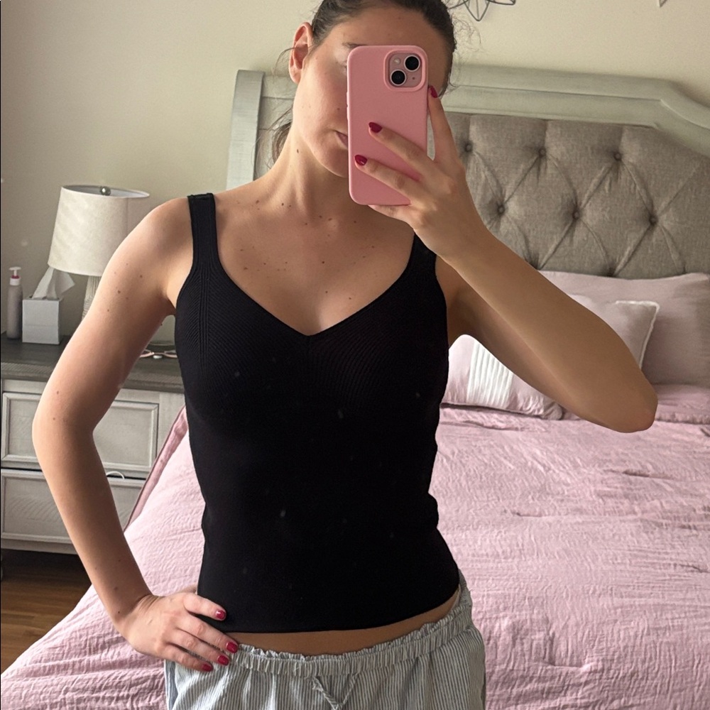 House of Harlow 1960 Elegant Black Knit Top